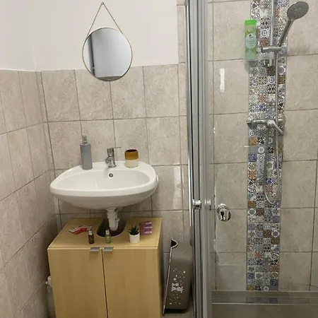 Bor-tura *